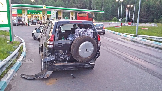 ДТП - происшествия на дороге, Тойота Прадо столкнулась с Опель Корса при перестроении 05.05.2015