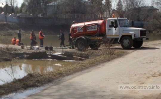 Немчиновскому пруду нанесен экологический удар, Мосводосток неоднократно чистил пруд