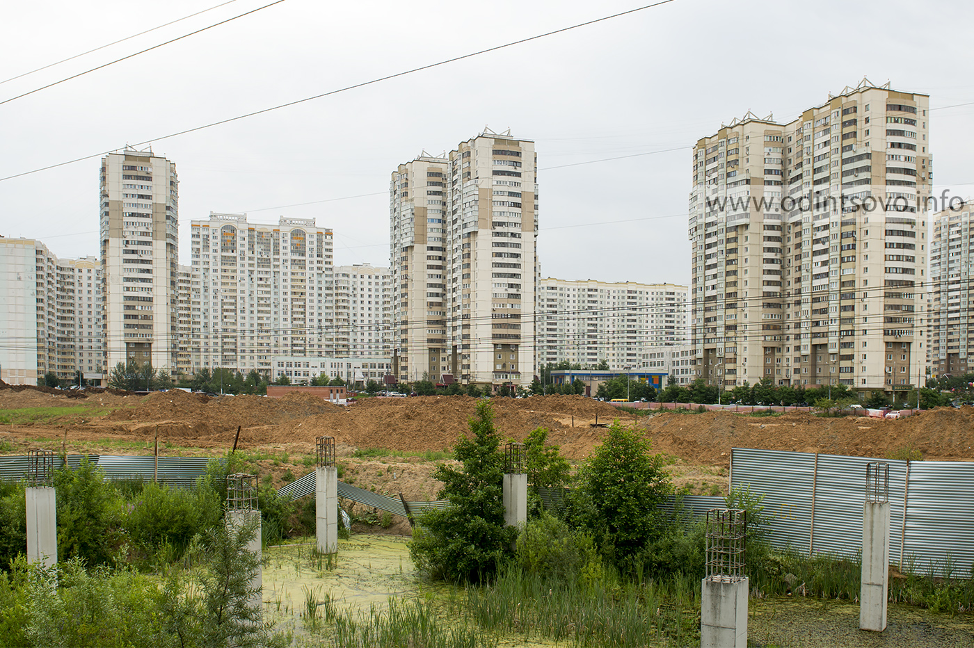 Лохино одинцовский. Лохино Одинцово. ТЦ Лохино. ТЦ В Лохино Одинцовского района. Недострой в Лохино.