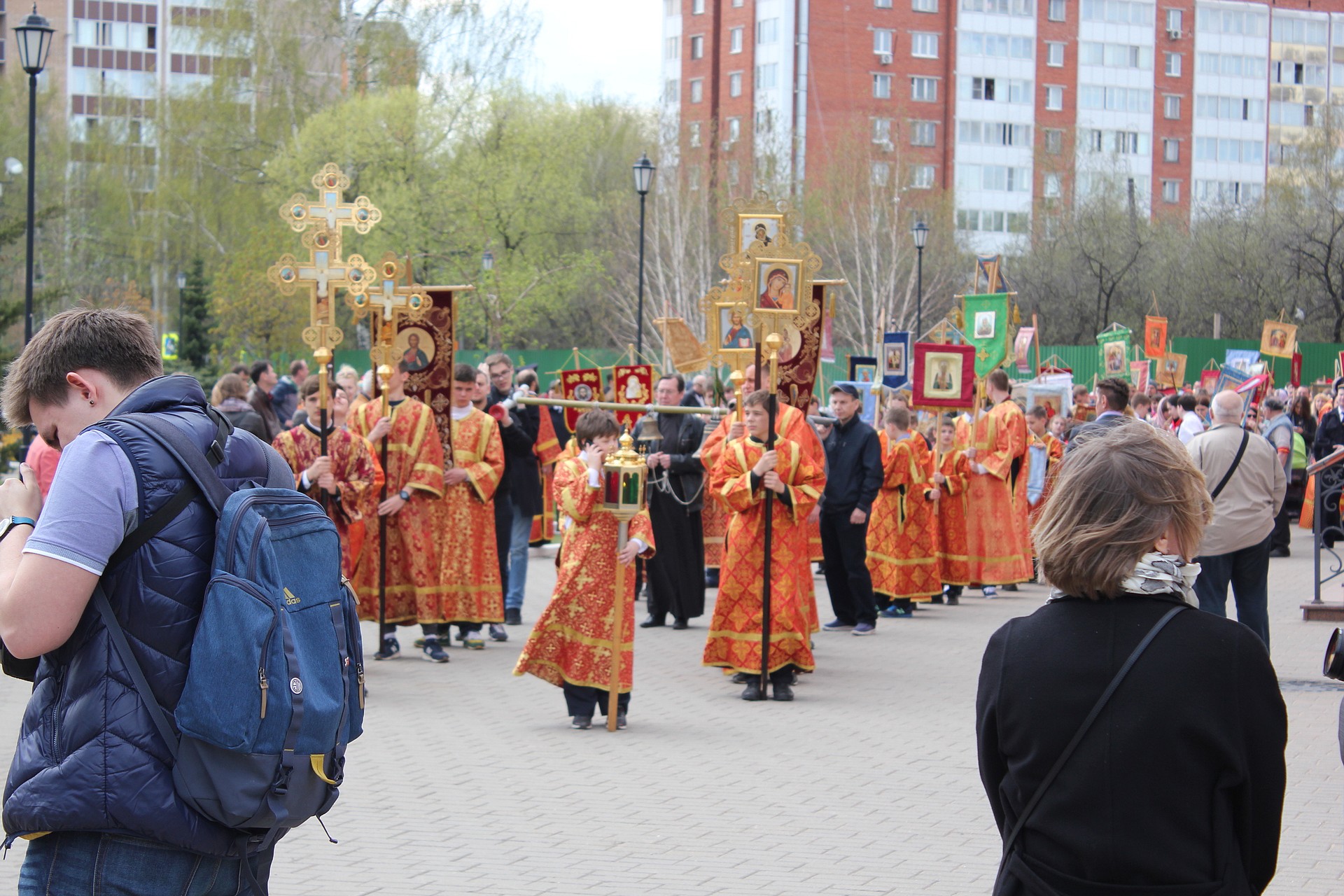 Молодежный Пасхальный крестный ход