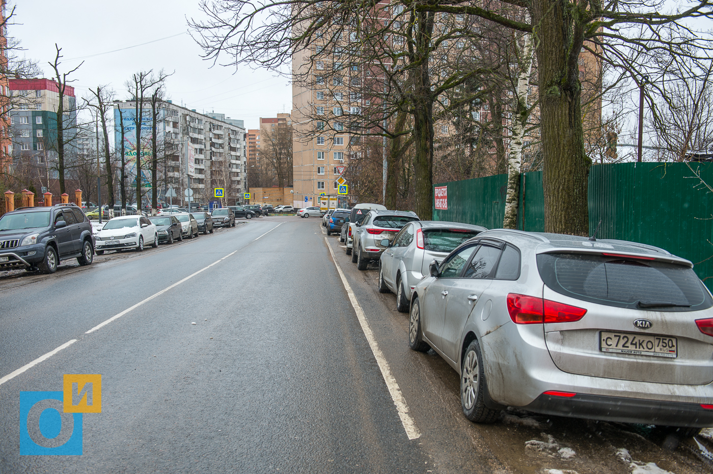 Автомобиль остановившись