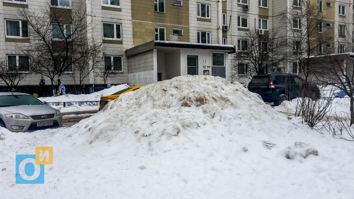 Cdek бул маршала крылова 4а одинцово фото бульвар Маршала Крылова, 4, Кучи не убранного снега в Одинцово